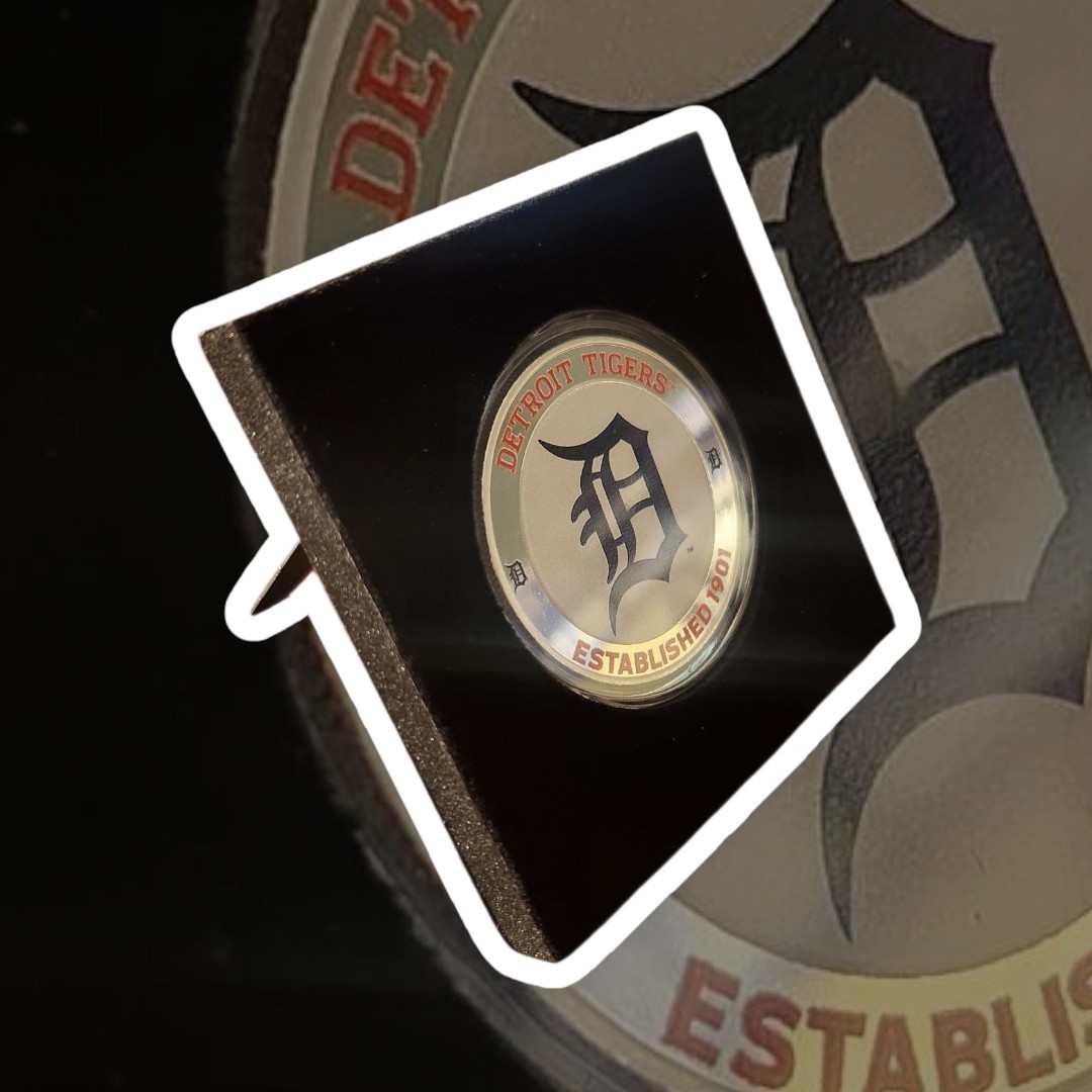 Licensed MLB Detroit Tigers 1 Troy oz. .999 Silver Colorized Round Coin With Box