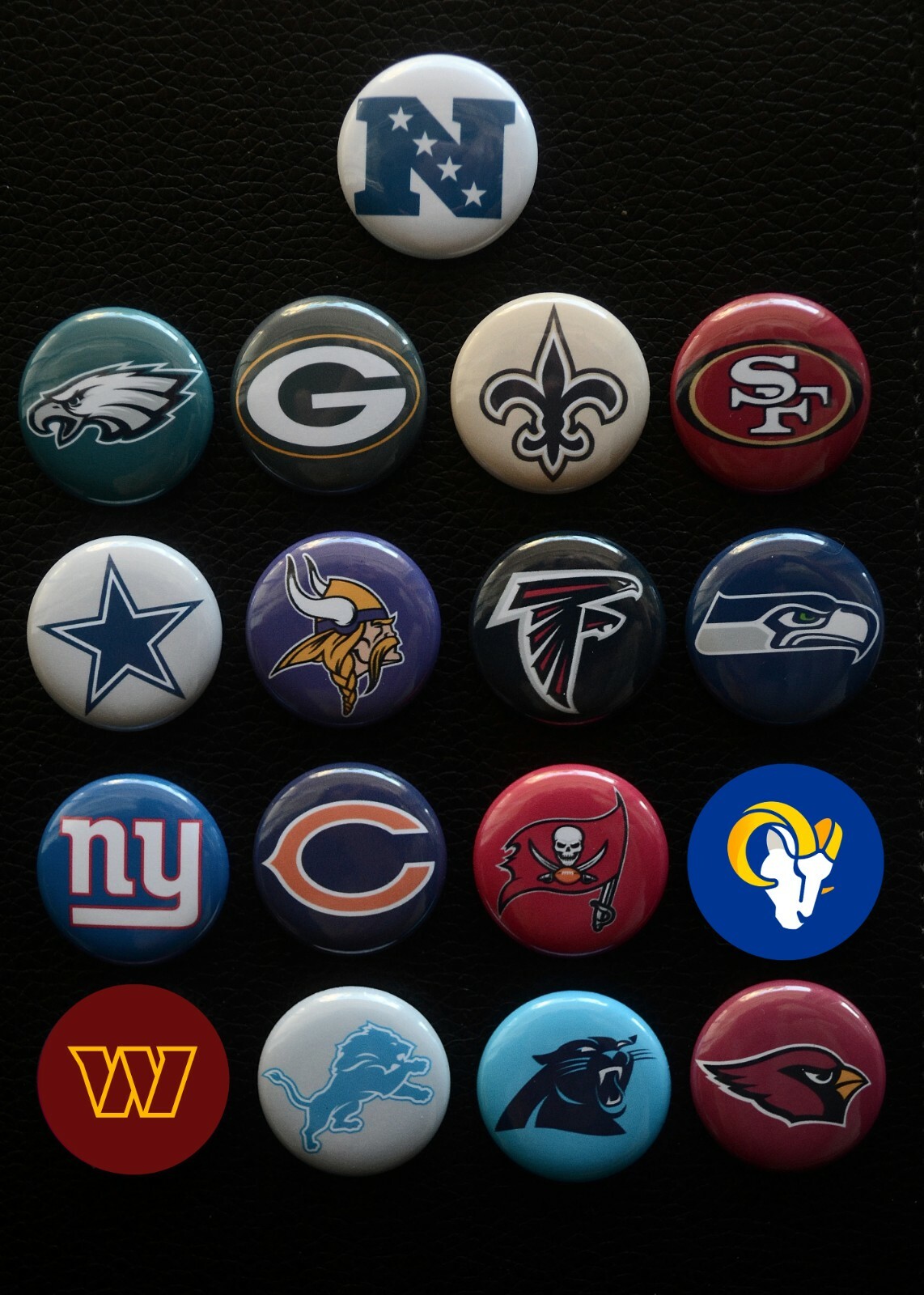 NFL Football Team Button Set (All Teams) 35 1″ Pinback Buttons