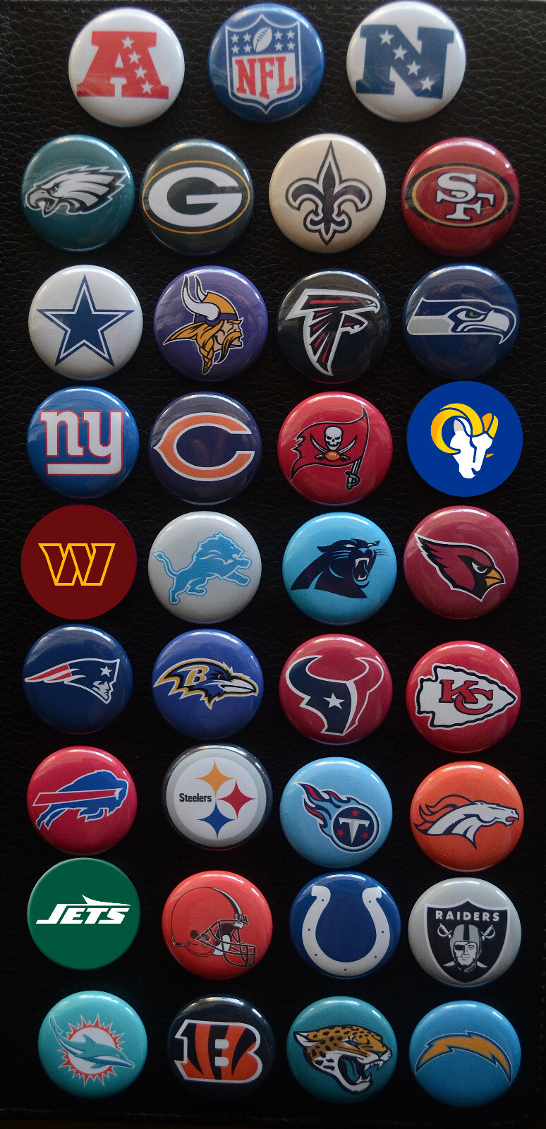 NFL Football Team Button Set (All Teams) 35 1″ Pinback Buttons