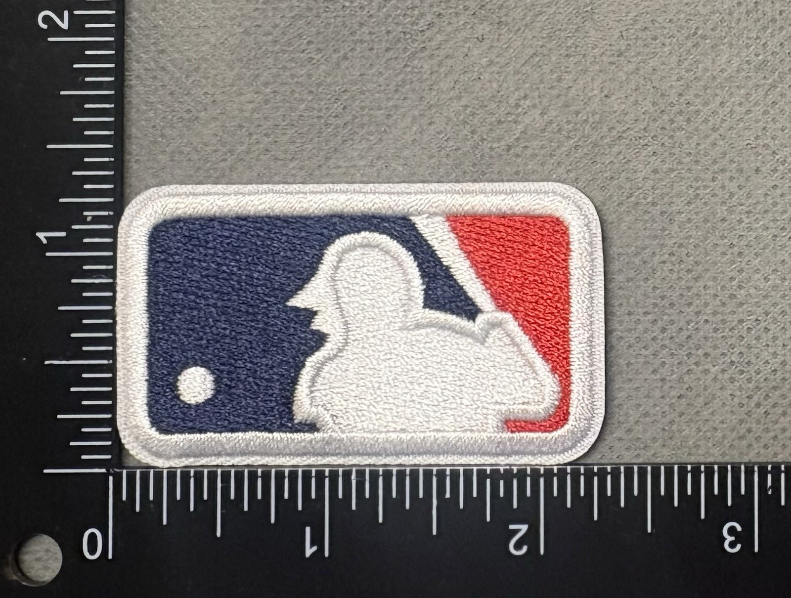 * 30 LOT * ALL MLB TEAMS LOGO 3″ ROUND IRON ON PATCHES + MLB LOGO SHIPS FREE