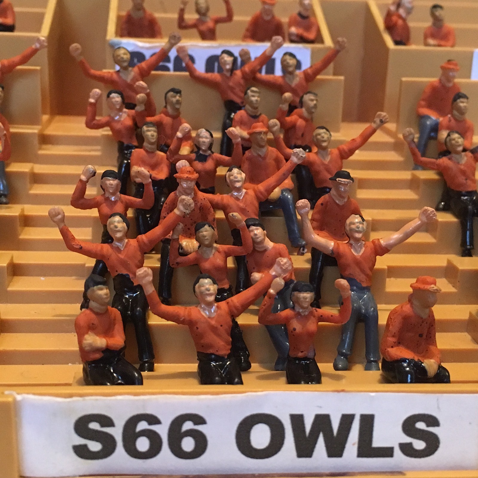 FOR SUBBUTEO/ZEUGO*50 NEW SEATED FANS*ALL TEAMS AVAILABLE.SEE PHOTOS)