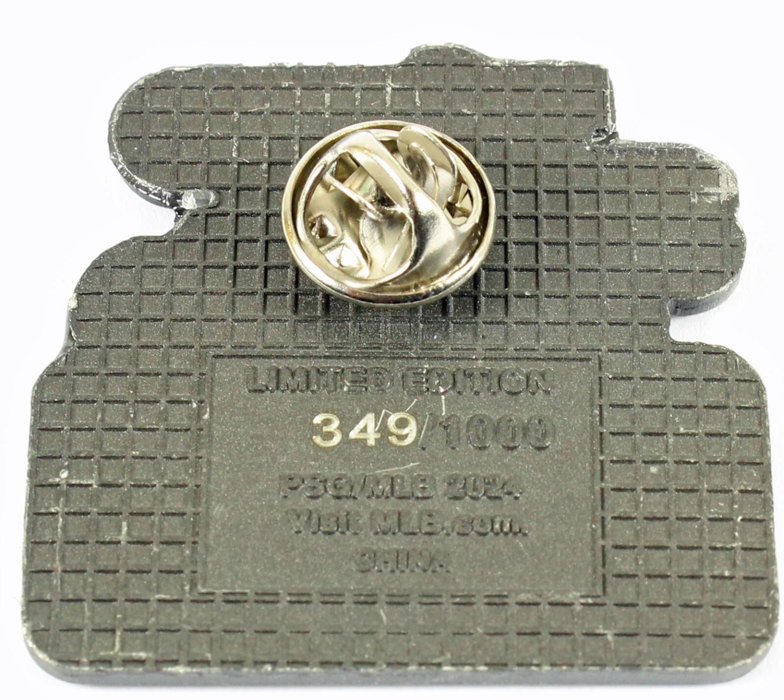 1980 World Series Commemorative Pin – Phillies vs. Royals – 1.5″
