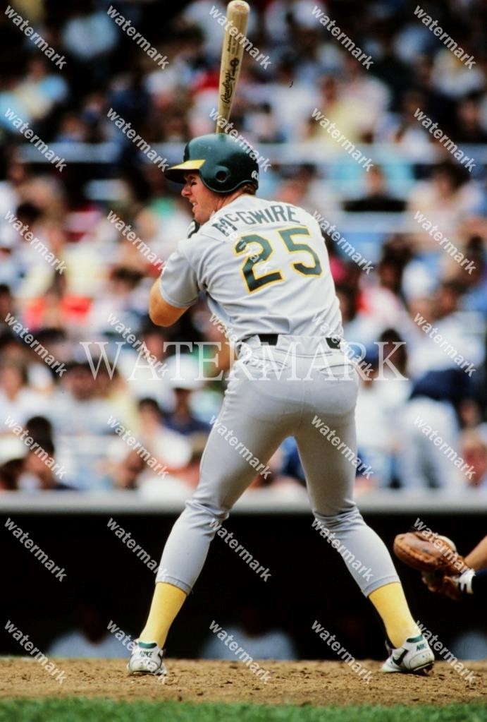 GM55 Mark McGwire Oakland Athletics As Baseball 8×10 11×14 16×20 24×36 Photo