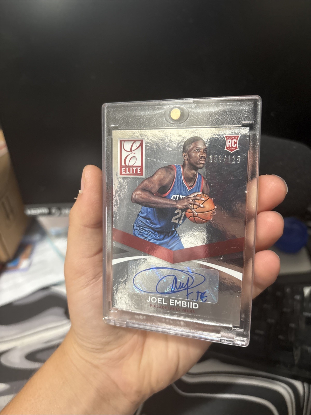 2014-15 Elite Status Signatures #24 Joel Embiid Autograghed /125 Rookie Auto RC