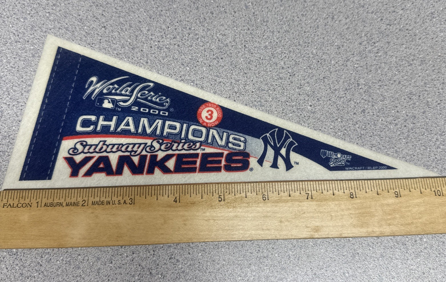NY Yankees 2000 World Series Champions Mini Banner Subway Series Pennant