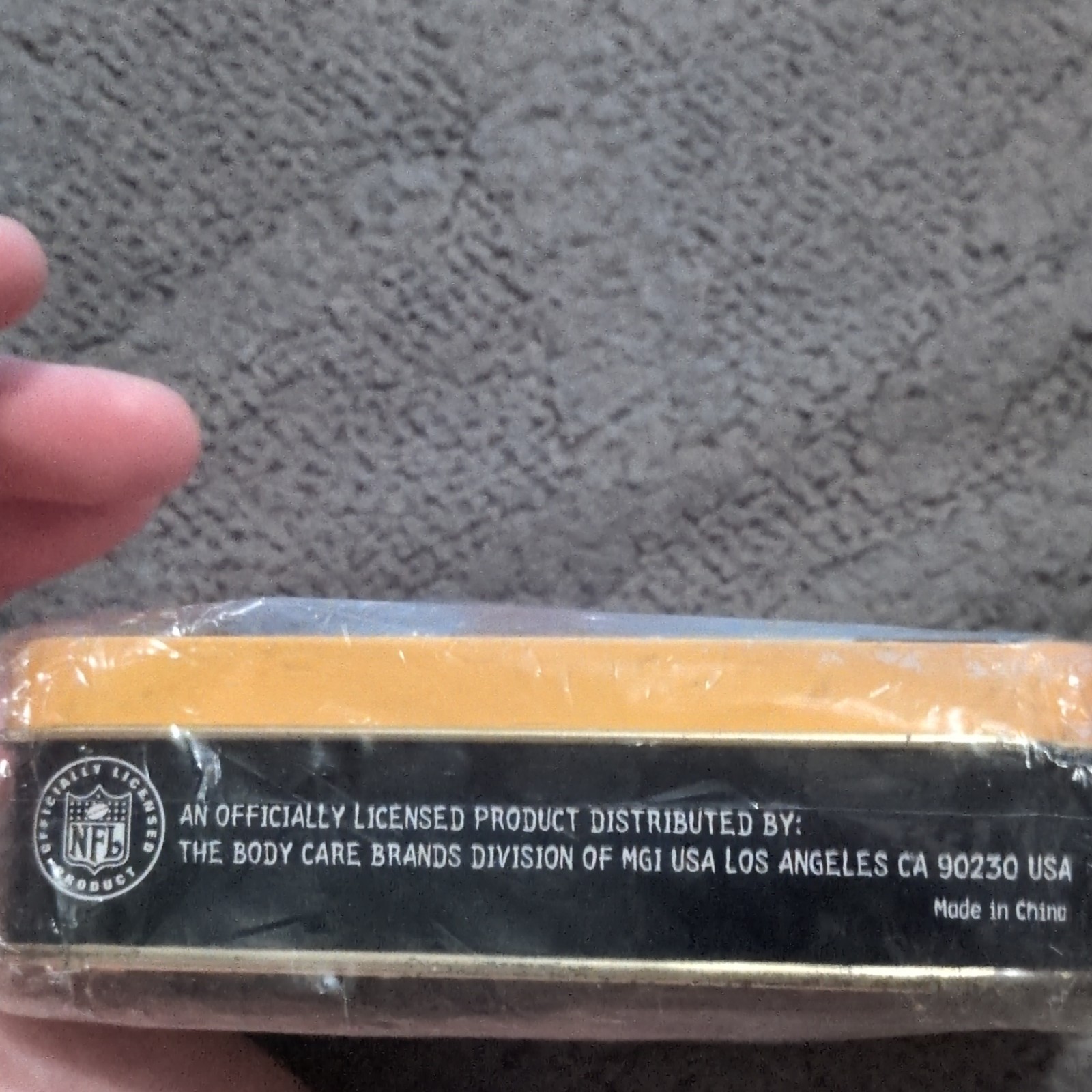 NFL Pittsburgh STEELERS 3.5 Oz Soap with collectible METAL tin sealed/ Licensed