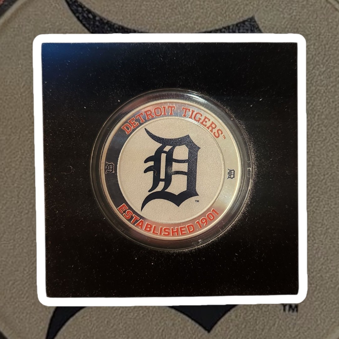 Licensed MLB Detroit Tigers 1 Troy oz. .999 Silver Colorized Round Coin With Box