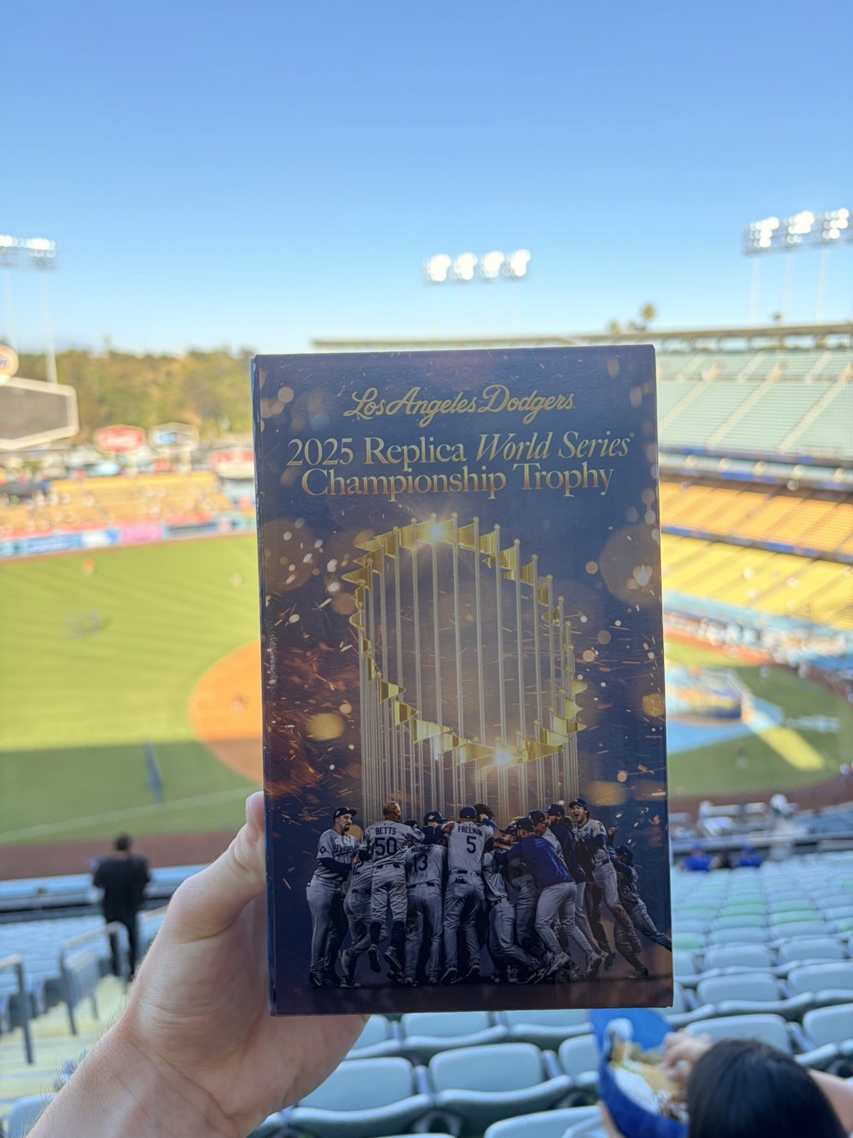 L.A. Dodgers 2025 World Series Championship Replica Trophy IN HAND – 05/11/26