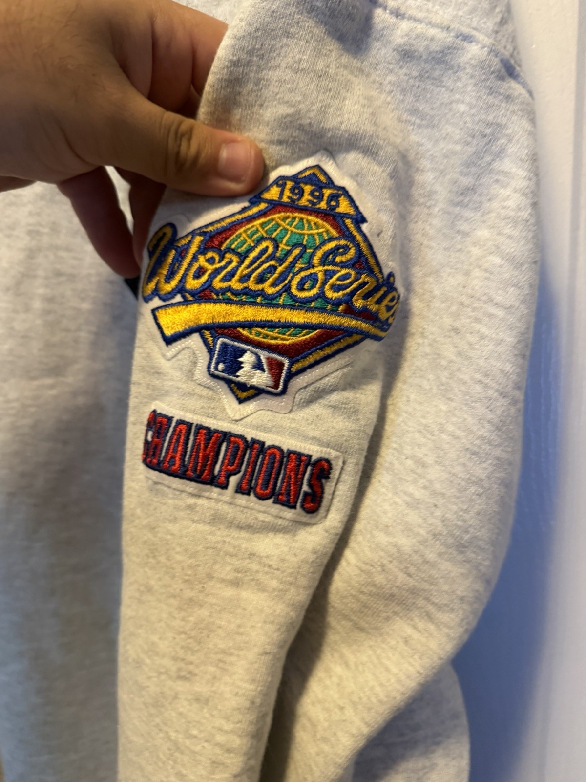 Vintage New York Yankees World Series Champions Sweatshirt XL Embroidered Gray