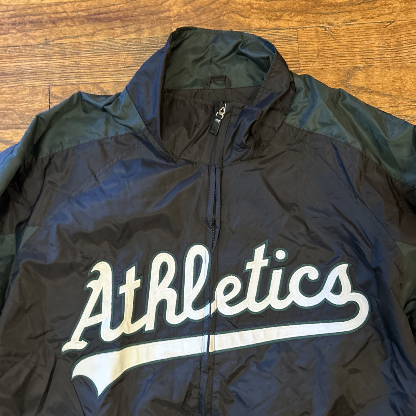 Oakland Athletics A’s Size M Black Green Majestic Full-Zip Light Weight Jacket