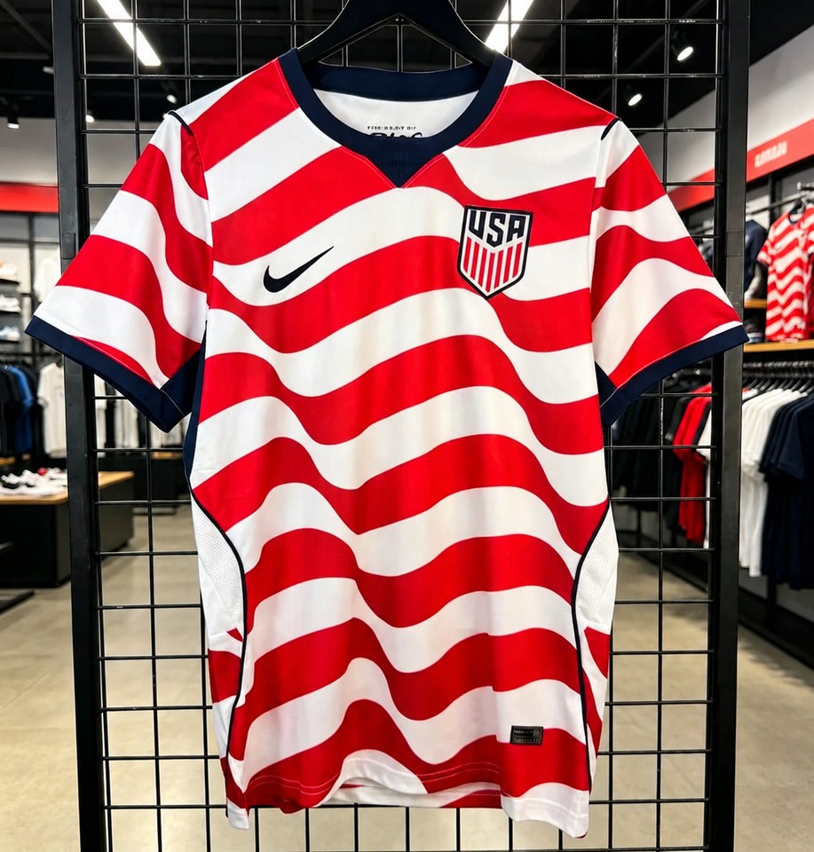 L The home jersey for the U.S.A. men’s national SOCCER 2026 World Cup -Large